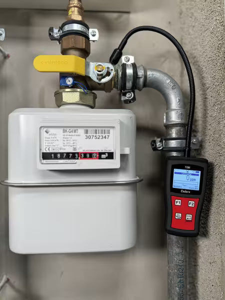 Portable Methane Leak Detector for Natural Gas Inspections