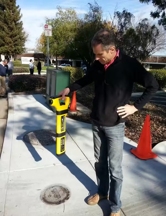 Underground Pipe & Cable Locator for Utility Detection